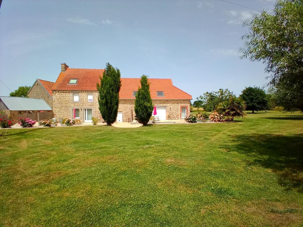 La Ferme d' Emerentine Bacilly Exterior foto